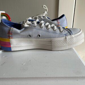 Converse Low Top Platform Sneaker